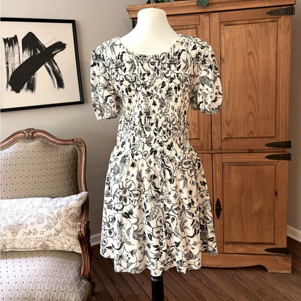 Jessica Simpson black and off white dress. Size XL